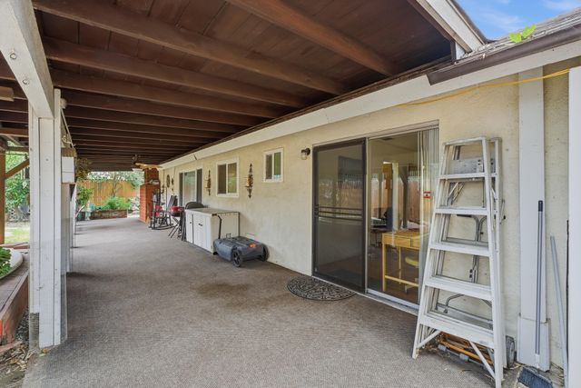 1909 S Hillcrest Drive, Visalia, CA 93292