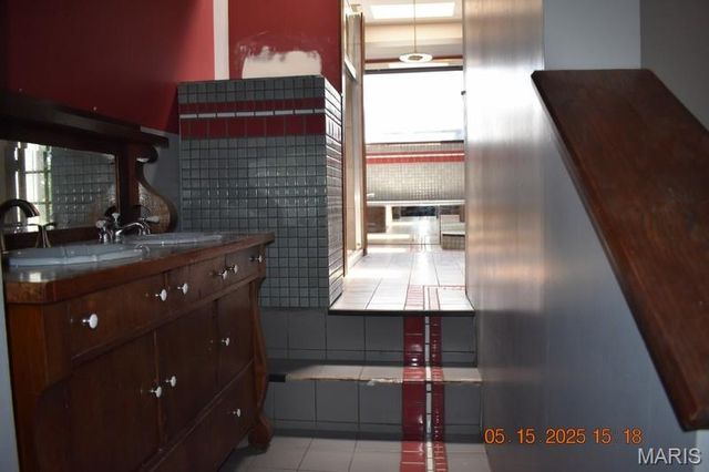 4422 Pennsylvania Avenue, St Louis, MO 63111