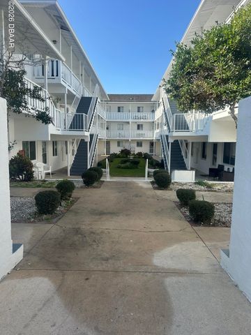 405 N Halifax Ave Apt 112, Daytona Beach, FL 32118