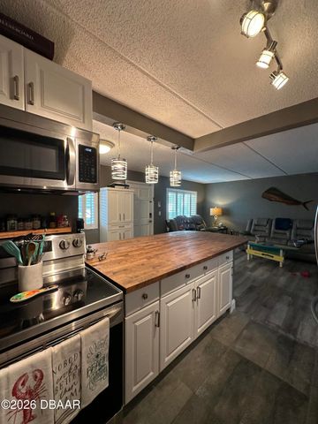 405 N Halifax Ave Apt 112, Daytona Beach, FL 32118