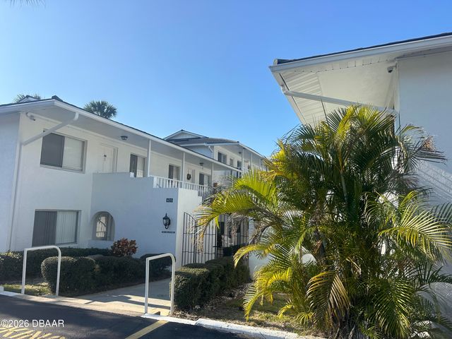 405 N Halifax Ave Apt 112, Daytona Beach, FL 32118
