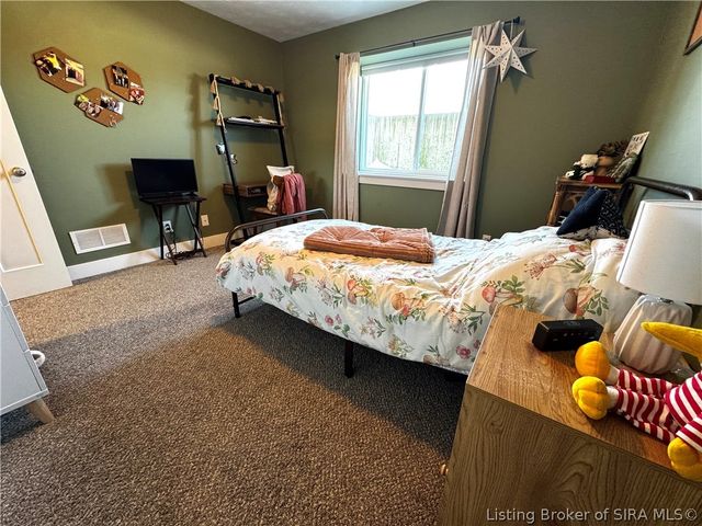 5006 Oakhill Lane, Georgetown, IN 47122