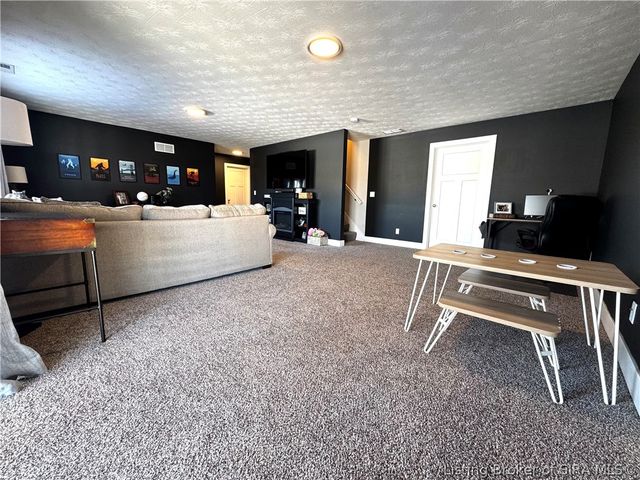 5006 Oakhill Lane, Georgetown, IN 47122