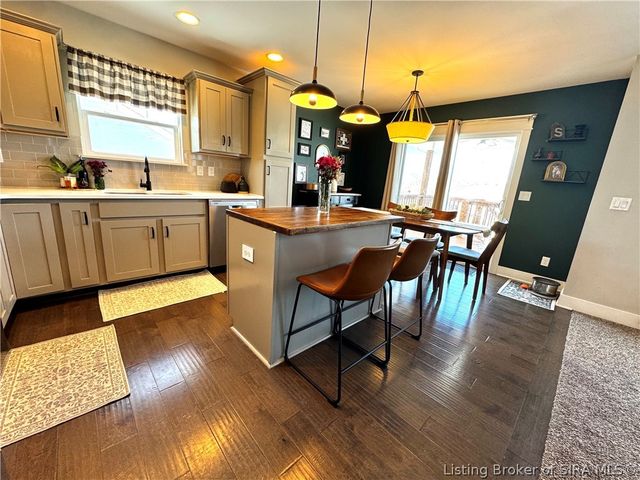 5006 Oakhill Lane, Georgetown, IN 47122