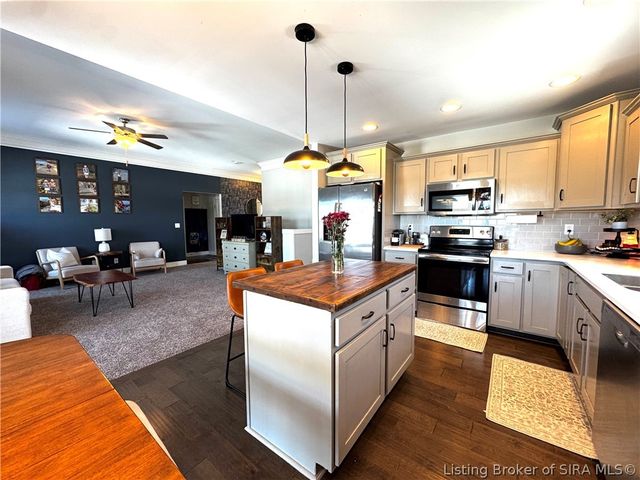 5006 Oakhill Lane, Georgetown, IN 47122