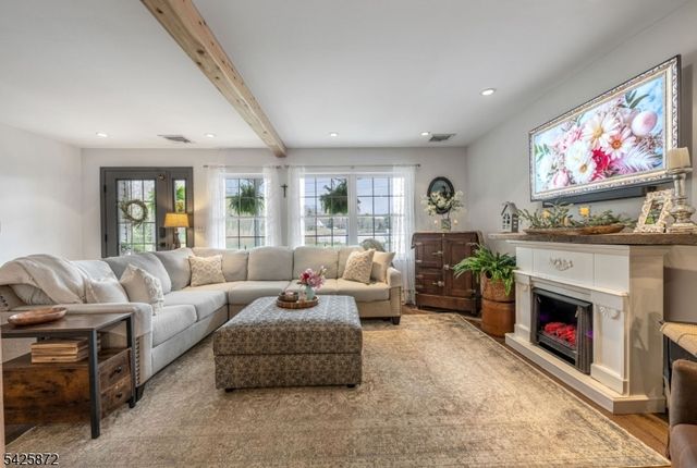 6 Grove Rd, Jefferson Twp., NJ 07438