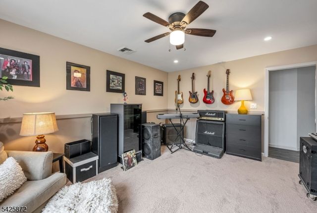 6 Grove Rd, Jefferson Twp., NJ 07438