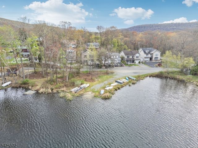 6 Grove Rd, Jefferson Twp., NJ 07438