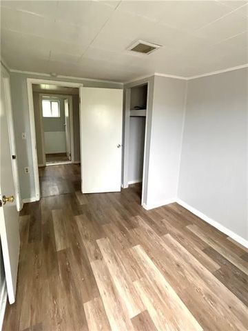 1068 Beaver Rd, Ambridge, PA 15003