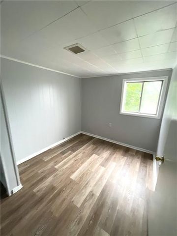 1068 Beaver Rd, Ambridge, PA 15003