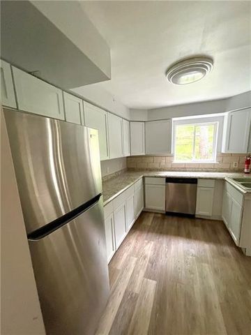 1068 Beaver Rd, Ambridge, PA 15003