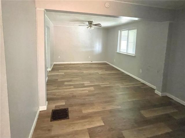 1068 Beaver Rd, Ambridge, PA 15003