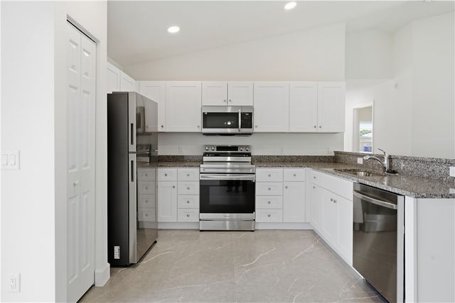 2365 87th Avenue, Vero Beach, FL 32966