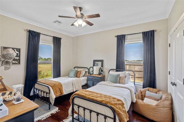 4506 Wilshire Lane, Sulphur, LA 70665