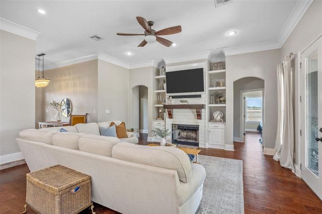 4506 Wilshire Lane, Sulphur, LA 70665