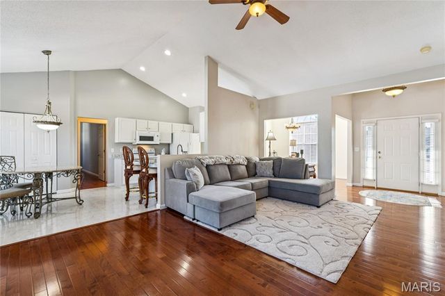 2645 Katrine Lake Drive, Belleville, IL 62221
