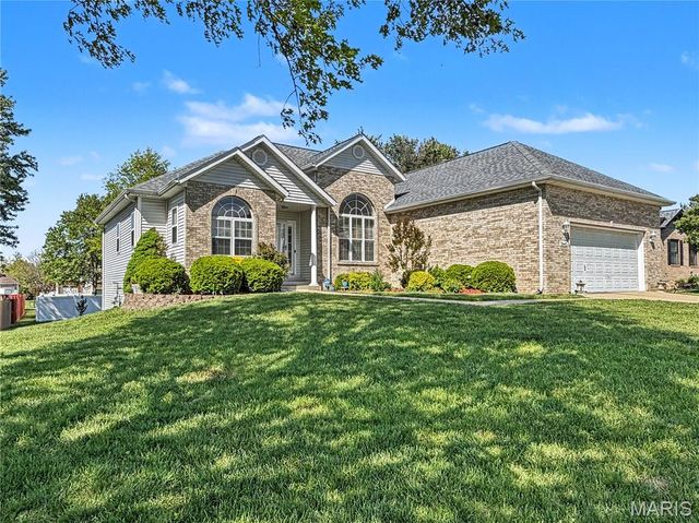 2645 Katrine Lake Drive, Belleville, IL 62221