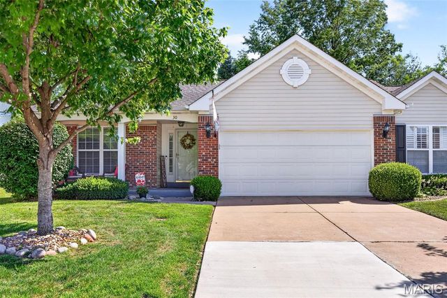 30 Hunting Manor Drive, St Charles, MO 63303