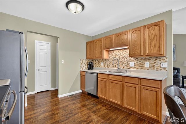 30 Hunting Manor Drive, St Charles, MO 63303
