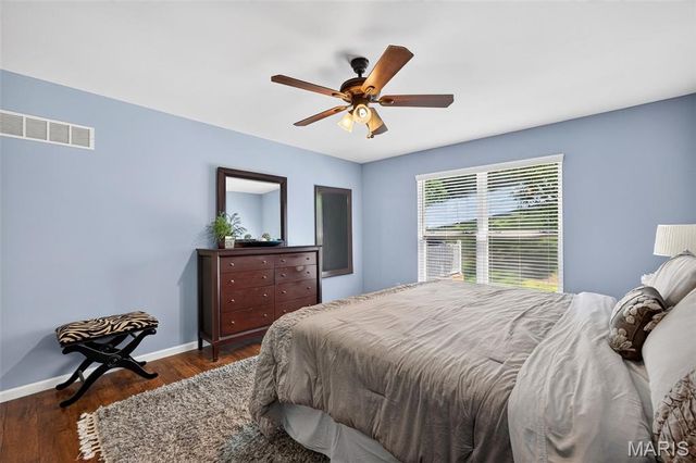 30 Hunting Manor Drive, St Charles, MO 63303