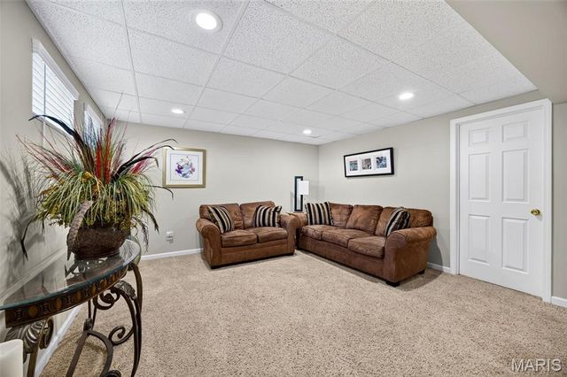 30 Hunting Manor Drive, St Charles, MO 63303