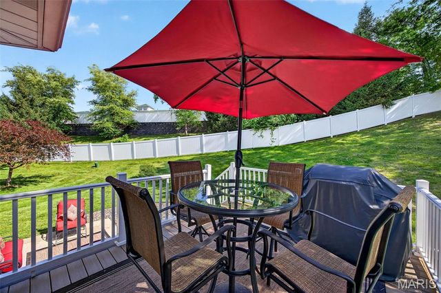 30 Hunting Manor Drive, St Charles, MO 63303