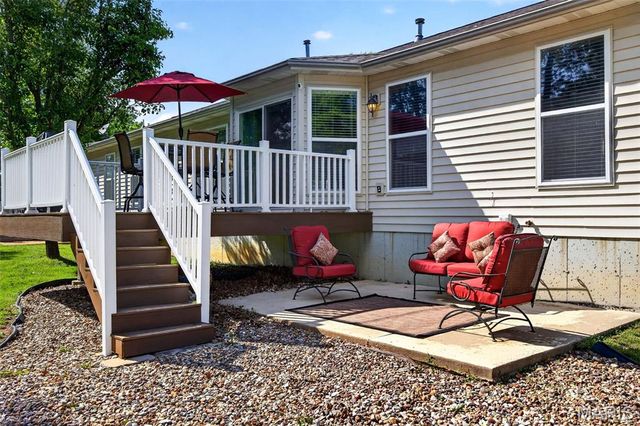 30 Hunting Manor Drive, St Charles, MO 63303
