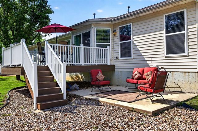 30 Hunting Manor Drive, St Charles, MO 63303