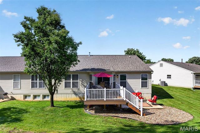 30 Hunting Manor Drive, St Charles, MO 63303
