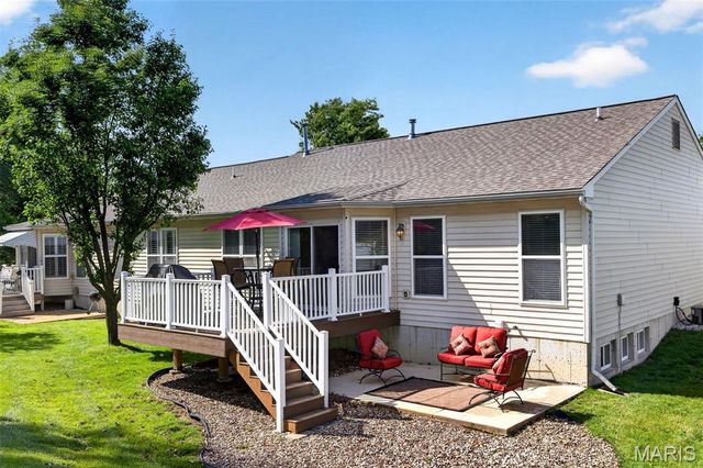 30 Hunting Manor Drive, St Charles, MO 63303