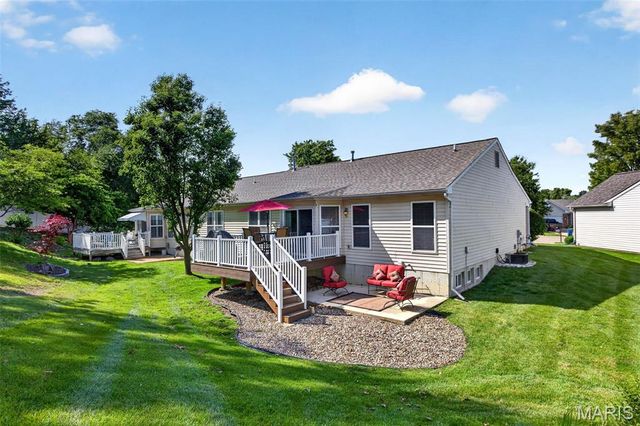 30 Hunting Manor Drive, St Charles, MO 63303