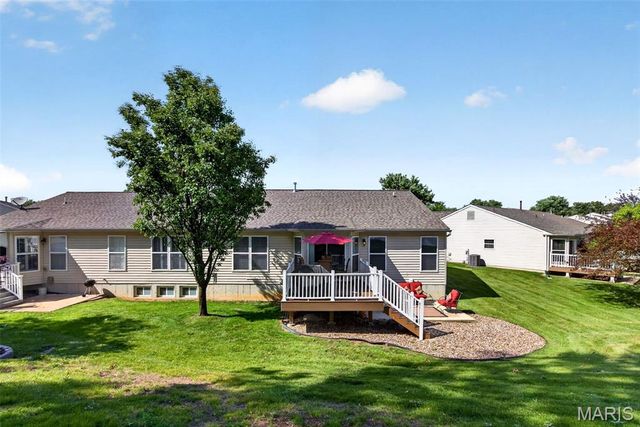 30 Hunting Manor Drive, St Charles, MO 63303