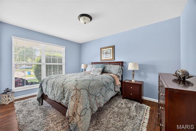 30 Hunting Manor Drive, St Charles, MO 63303