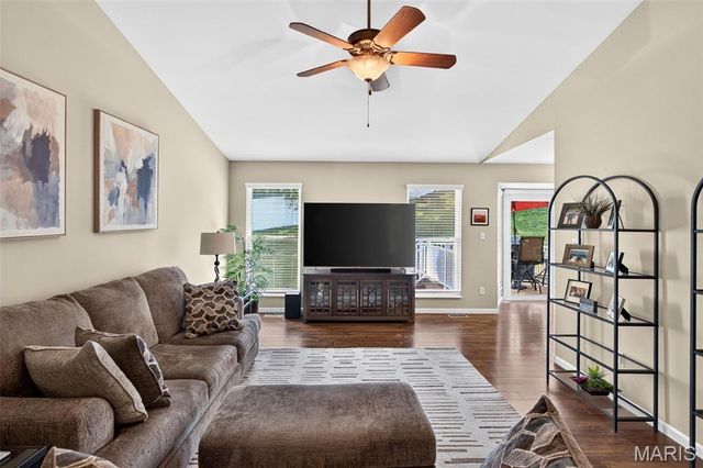 30 Hunting Manor Drive, St Charles, MO 63303