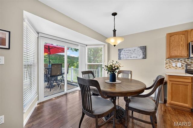 30 Hunting Manor Drive, St Charles, MO 63303
