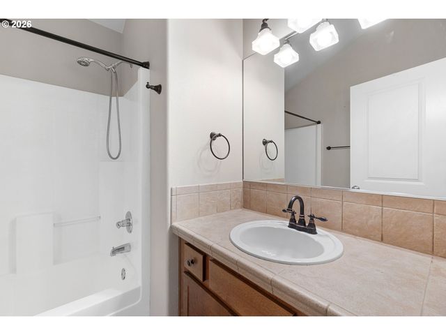 15964 Sw MORTONDALE Ln, Beaverton, OR 97006