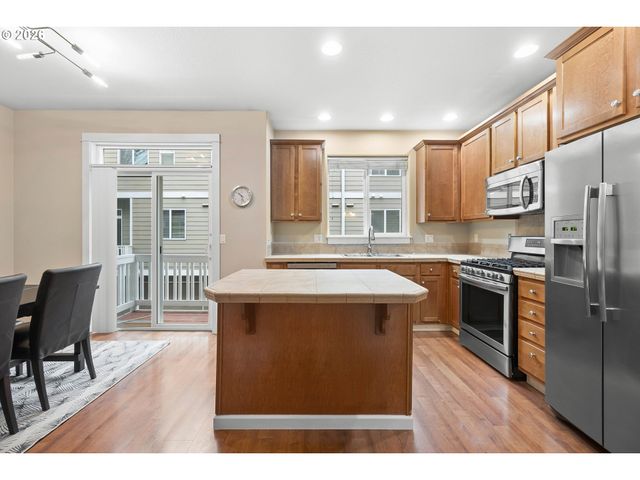 15964 Sw MORTONDALE Ln, Beaverton, OR 97006