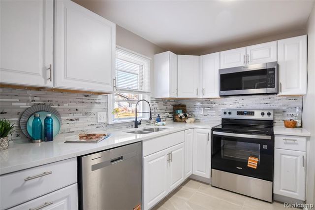 11254 Lincoln Street, Taylor, MI 48180