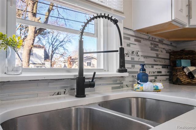 11254 Lincoln Street, Taylor, MI 48180