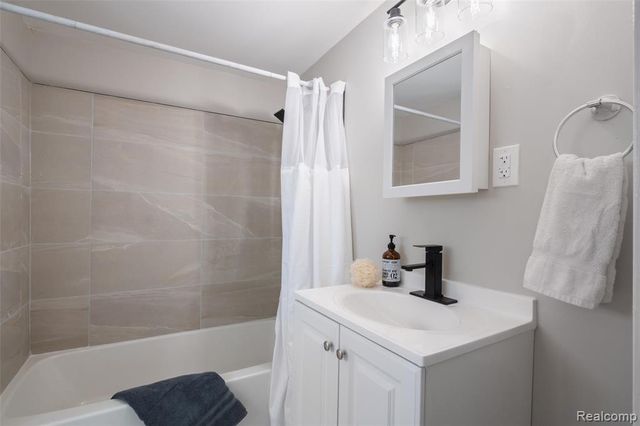 11254 Lincoln Street, Taylor, MI 48180