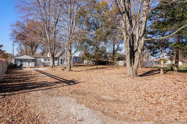 11254 Lincoln Street, Taylor, MI 48180