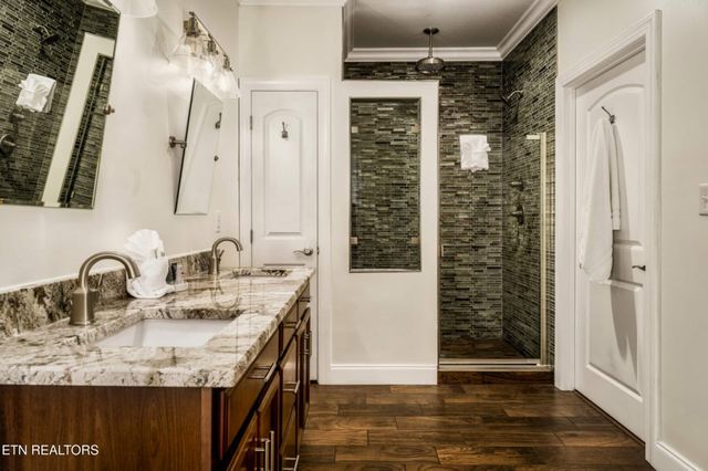 760 Wiley Oakley Drive, Gatlinburg, TN 37738
