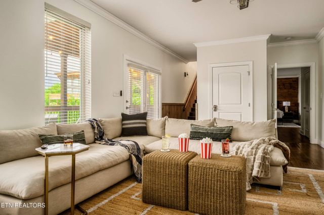 760 Wiley Oakley Drive, Gatlinburg, TN 37738