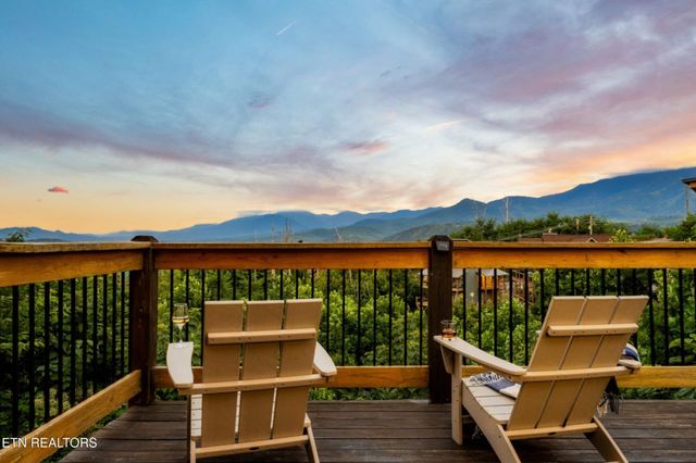 760 Wiley Oakley Drive, Gatlinburg, TN 37738
