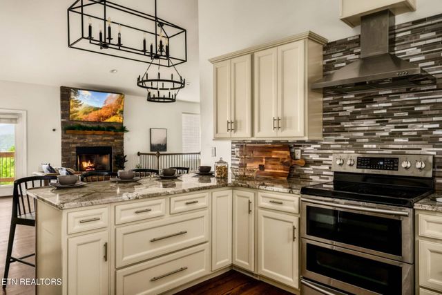 760 Wiley Oakley Drive, Gatlinburg, TN 37738