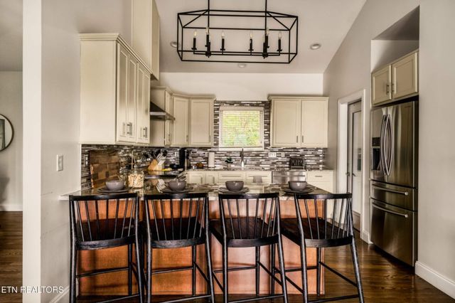 760 Wiley Oakley Drive, Gatlinburg, TN 37738