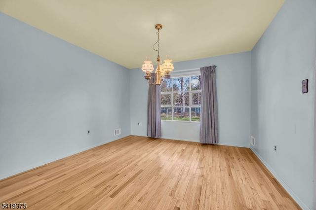 25 Greenwich Rd, Edison Twp., NJ 08820