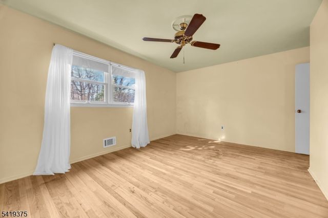 25 Greenwich Rd, Edison Twp., NJ 08820