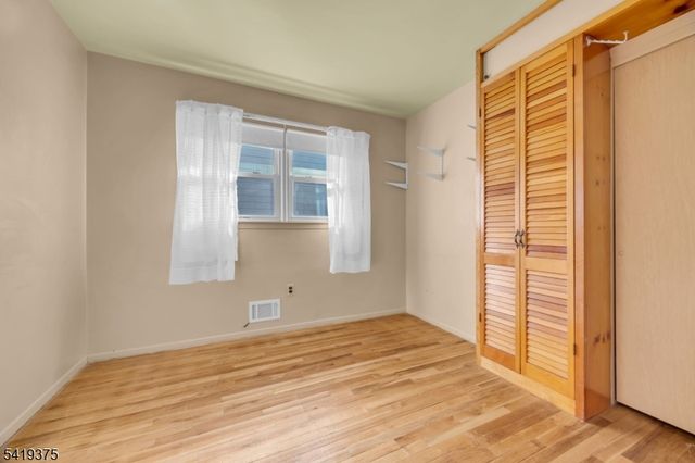 25 Greenwich Rd, Edison Twp., NJ 08820