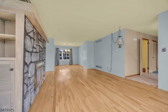 25 Greenwich Rd, Edison Twp., NJ 08820